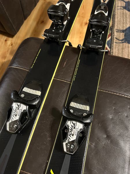 中古 15/16 NORDICA NRGY 90 161cm ビンディング付き 中古 15/16 NORDICA NRGY 90 161cm ビンディング付き