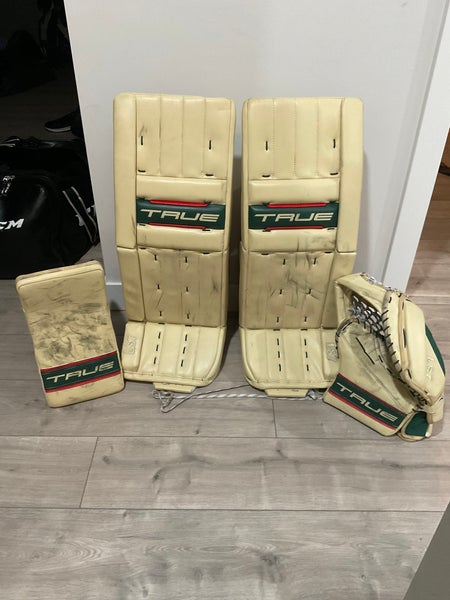 31+2" True L87 Regular Goalie Full Set (like new)