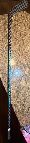 Used Senior Bauer pulse Right Handed Hockey Stick P92 (Used) 70 flex with warranty