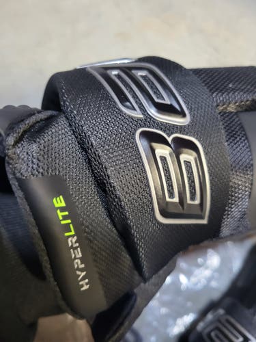 Bauer Vapor Hyperlite Gloves 13" (New)