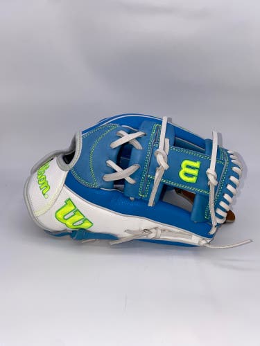 New Wilson A2000 H12SS SuperSkin 12" Fastpitch Softball Glove New Release