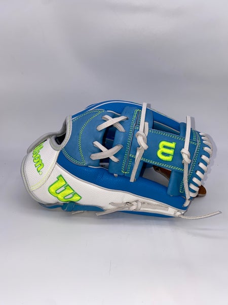 New Wilson A2000 H12SS SuperSkin 12" Fastpitch Softball Glove New Release