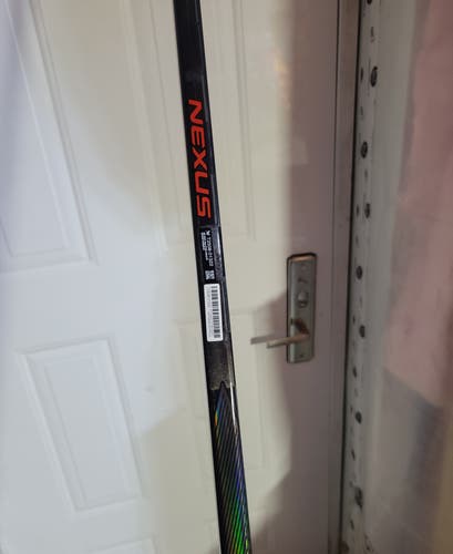 Senior Bauer Nexus Tracer Right Handed Hockey Stick P88 (New)