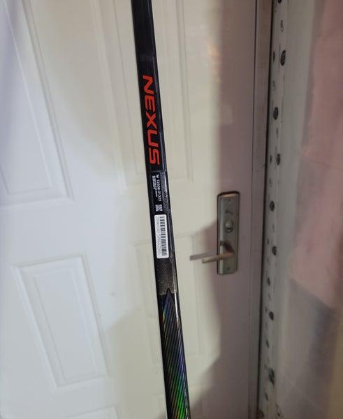 Senior Bauer Nexus Tracer Right Handed Hockey Stick P88 (New)