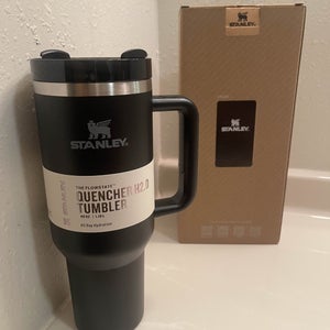 Stanley FlowState Quencher H2.0 Tumbler 40oz Black