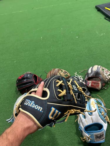 2022 Wilson A2000 DP15 Baseball Glove 11.5"