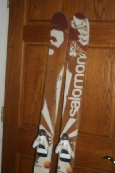 All Mountain 182 cm Salomon Twin Tip  Skis With Salomon Bindings
