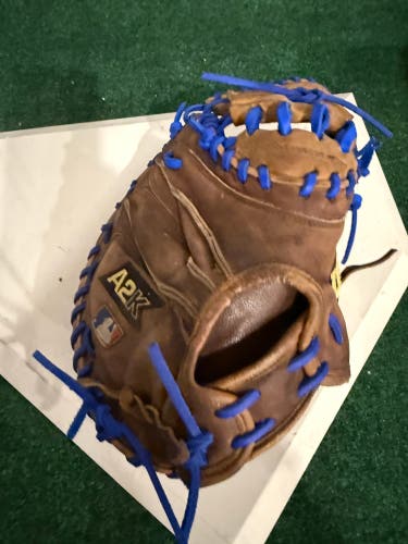 Wilson A2K RH Catcher's Glove 32.5" (Used)