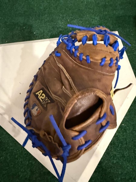 Wilson A2K RH Catcher's Glove 32.5" (Used)