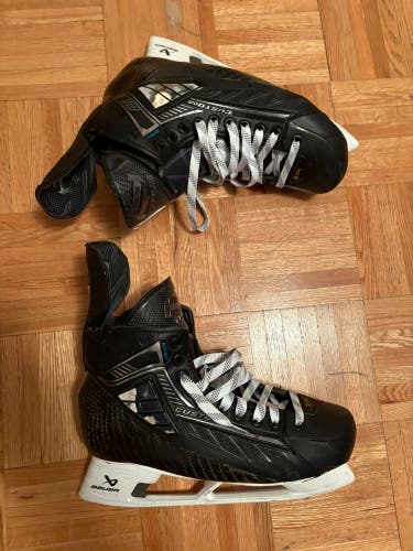 2025 True Pro Custom Hockey Skates Wide Width 9 (Used)