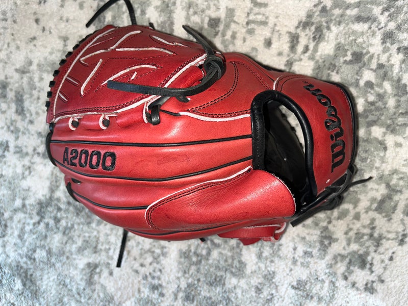 2025 Custom Wilson A2000 RH Pitcher's Baseball Glove 12" (Used)