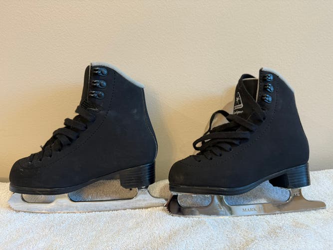 Jackson Ultima Mystique Figure Skates B Junior 11 (Used)
