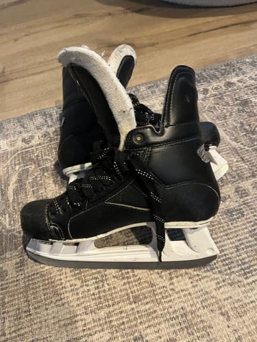 Graf Supra 705 Hockey Skates 9 (Used)