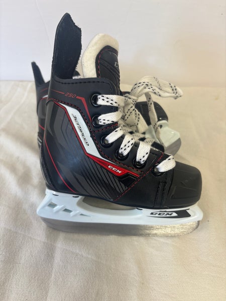 CCM JetSpeed 250 Hockey Skates Regular Width 7 (Used)