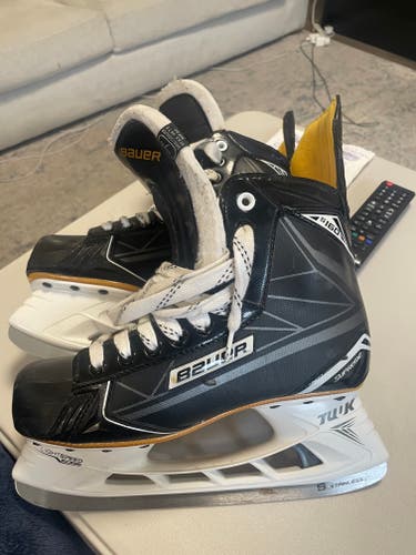 Bauer Supreme S160 Hockey Skates Regular Width 7 (Used)