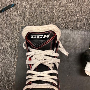 **PRICE DROP** CCM Jetspeed FT480 Hockey Skates Size 2.5 (Used)