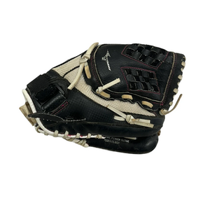 Used Mizuno Finch 11" RH Throw White Softball Glove 11692-S000142630