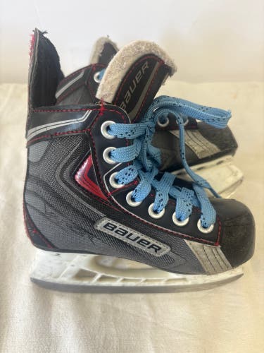 Bauer Vapor X30 Hockey Skates Regular Width 10 (Used)