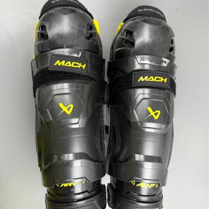 Junior Bauer Mach 11" Shin Pads