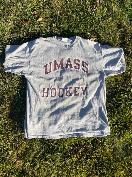 Gray XXL Men's Champion UMass Hockey vintage Shirt (Used)