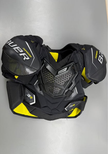 Small Junior Bauer Supreme 3S Pro Shoulder Pads (Used)