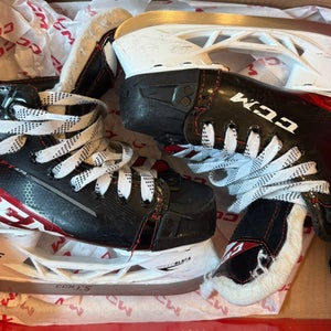 2020 CCM JetSpeed FT475 Hockey Skates Regular Width Size 1 (Used)