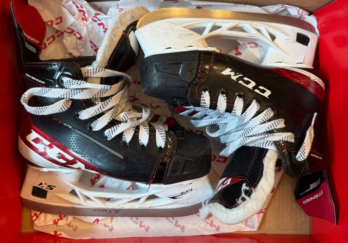 2020 CCM JetSpeed FT475 Hockey Skates Regular Width Size 1 (Used)
