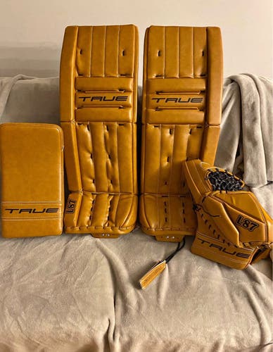 30" True L87 Goalie Leg Pads