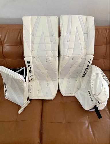 26" True Catalyst Junior Goalie Leg Pads