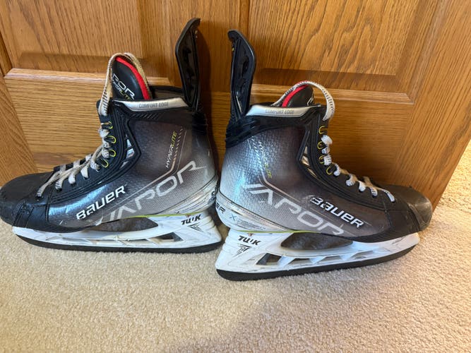 Bauer Vapor Hyperlite Hockey Skates Regular Width 11 (Used)