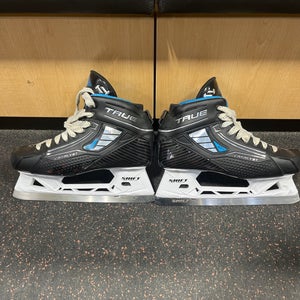 2025 True Catalyst 5X4 Hockey Goalie Skates Regular Width 9.5 (Used)