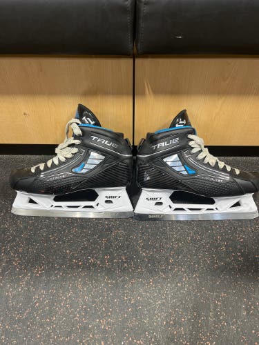 2025 True Catalyst 5X4 Hockey Goalie Skates Regular Width 9.5 (Used)