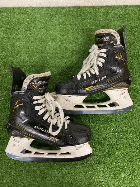 Intermediate Bauer Supreme M5 Pro Hockey Skates 6 Fit 2 (Used)