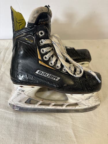 Bauer Supreme Ignite Pro+ Hockey Skates Regular Width Size 2 (Used)