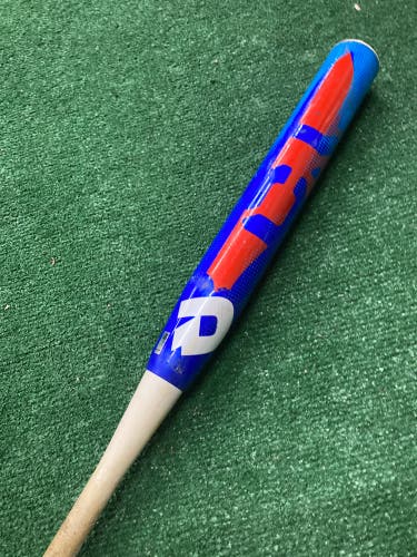Blue DeMarini Chris Larsen Composite Bat (-8) 26 oz 34" (Used)