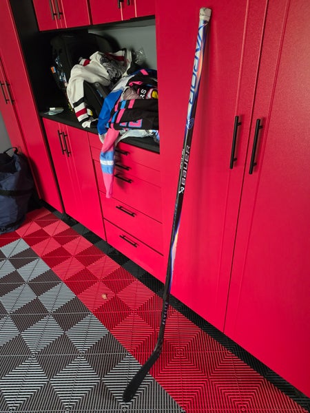 Senior Bauer Vapor FlyLite Right Handed Hockey Stick P92 (Used). BROKEN