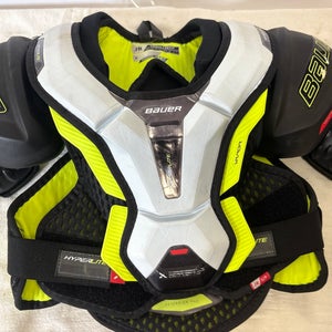 Small Junior Bauer Vapor Hyperlite Shoulder Pads (Used)