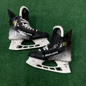 Senior Bauer Vapor Hyperlite 2 Hockey Skates Regular Width 8.5 (New)