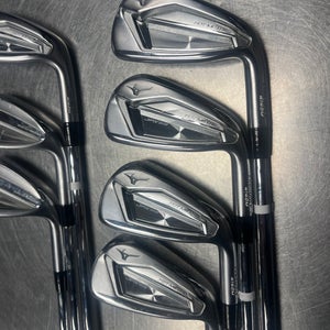 Men's Mizuno JPX 919 Hot Metal Right Handed Iron Set Regular Flex Steel Shaft (Used)
