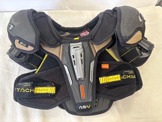 Medium Junior CCM Tacks ASV Shoulder Pads (Used)