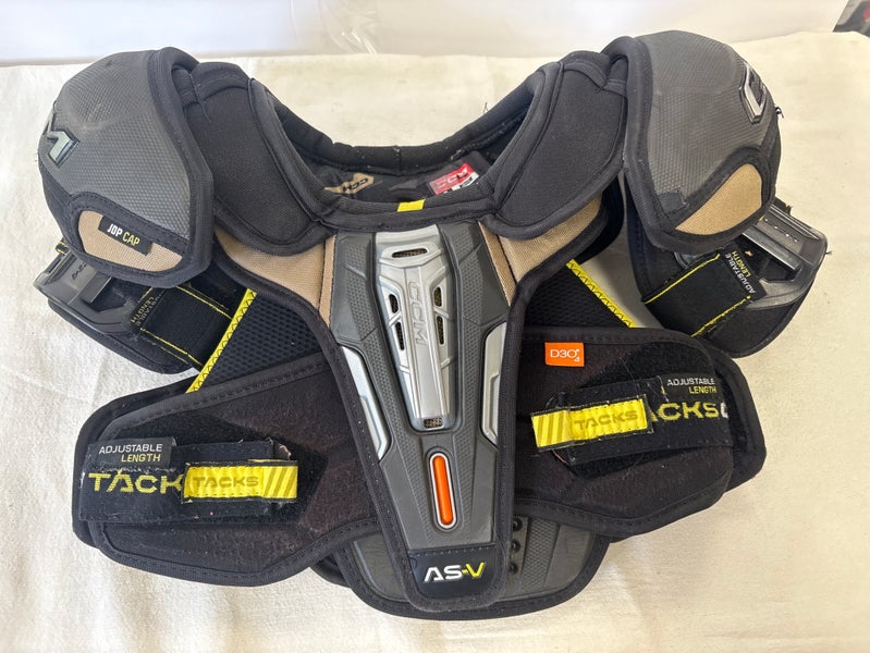 Medium Junior CCM Tacks ASV Shoulder Pads (Used)