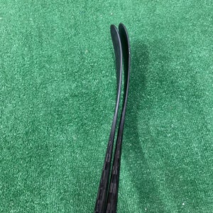 Senior Pro Blackout Extra Lite Hockey Stick Right Handed P28 (New)