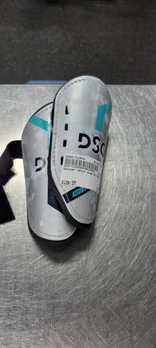 Used Soccer Shin Guards Youth None SM 11497-S000152850
