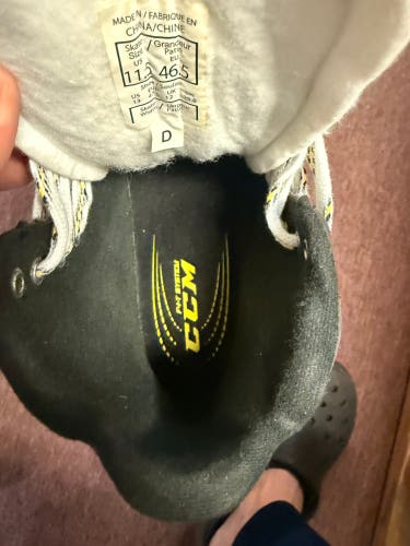 CCM Tacks 9060 Hockey Goalie Skates Regular Width 11.5 (Used)