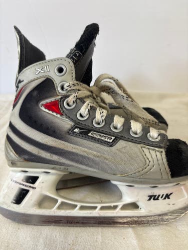 Bauer Vapor XII Hockey Skates Regular Width 11 (Used)