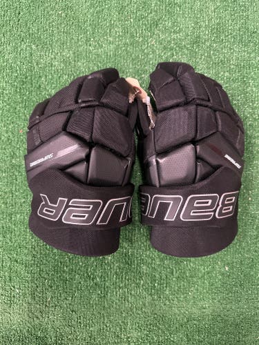 Black Senior Bauer Supreme M3 Gloves 13" (Used)