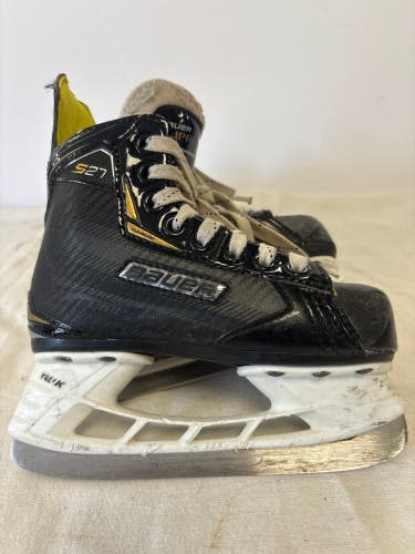 Bauer Supreme S27 Hockey Skates Regular Width 11 (Used)
