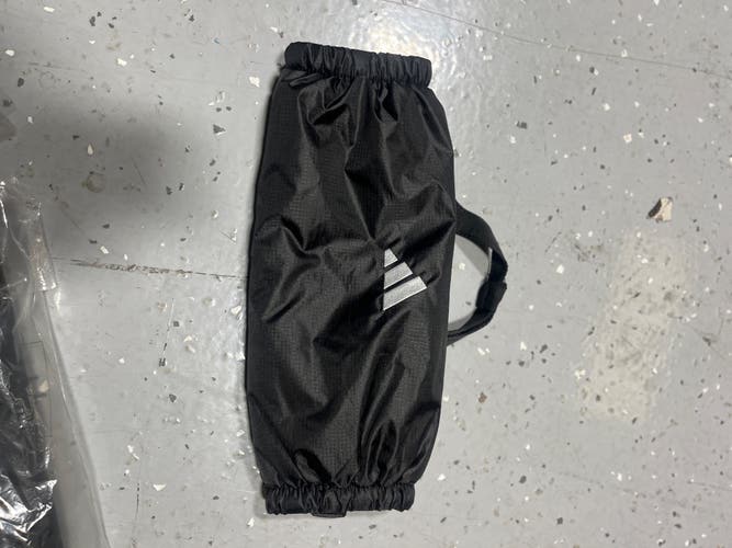 Adidas Handwarmer “Football” (New)