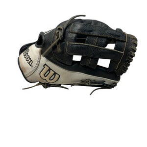 Used Wilson A07RF2412 RH Throw Fastpitch Gloves Black And White 12" 11835-S000199126