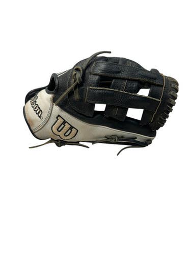 Used Wilson A07RF2412 RH Throw Fastpitch Gloves Black And White 12" 11835-S000199126